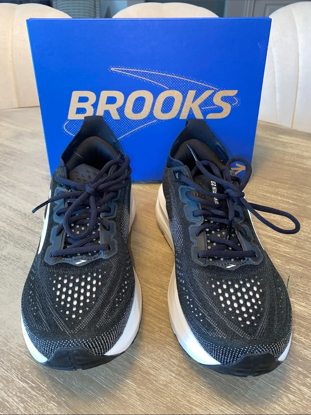 Brooks Glycerin 23, Women’s 9.5 Wide
